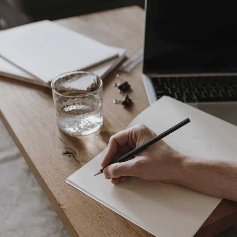 Skrivbok och laptop copyverkstan 1